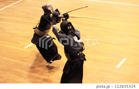 剣道の試合小手一本勝ち 剣道の試合小手一本勝ち 112635314