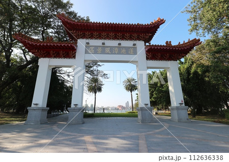 台湾　高雄の蓮池潭風景区 112636338