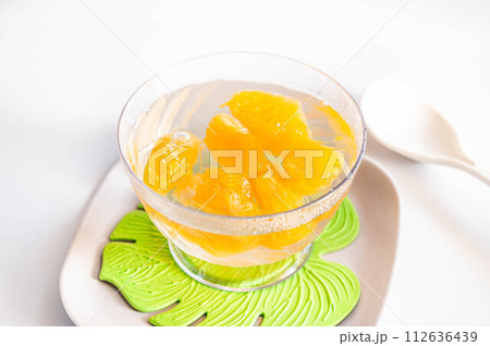 グラスで作る伊予柑ゼリー 112636439
