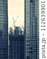 建築中の高層ビル 112639901