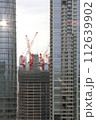 建築中の高層ビル 112639902