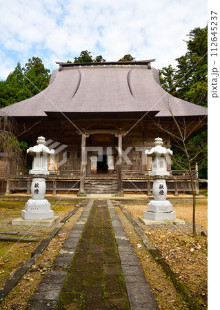 国上寺の紅葉(新潟県) 国上寺の紅葉(新潟県) 112645237