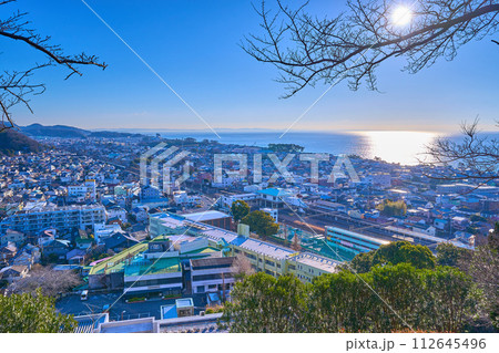 神奈川県二宮町の吾妻山公園から東の眺望(二宮町,二宮駅,相模湾など) 神奈川県二宮町の吾妻山公園から東の眺望(二宮町,二宮駅,相模湾など) 112645496