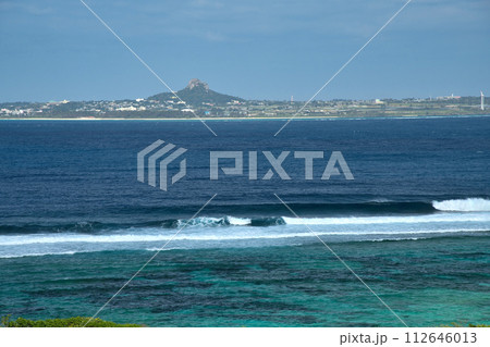 国営沖縄記念公園エメラルドビーチ(伊江島を望む)【沖縄県国頭郡本部町】 112646013