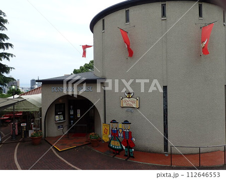 神戸市中央区北野町にある明治から昭和初期に外国人が居住していた洋館が多い北野異人館街のデンマーク館 112646553