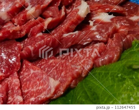 旅行の楽しみ 新鮮で美味しい肉 旅行の楽しみ 新鮮で美味しい肉 112647455