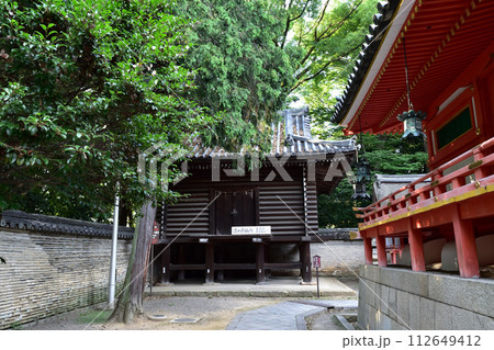 京都八幡市・石清水八幡宮の校倉 112649412
