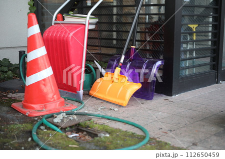 掃除 クリーニング 清掃中 112650459