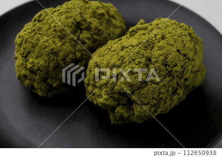 おはぎ　抹茶のおはぎ 112650938