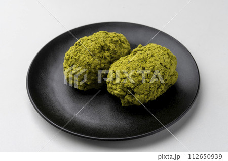 おはぎ　抹茶のおはぎ 112650939