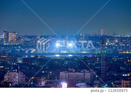 東京都調布市(布田,多摩川)、神奈川県川崎市多摩区(菅馬場,布田)方面の夜景 112650975