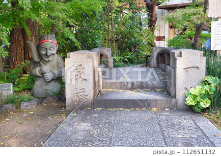 京都 晴明神社 旧一条戻橋と式神 京都 晴明神社 旧一条戻橋と式神 112651132