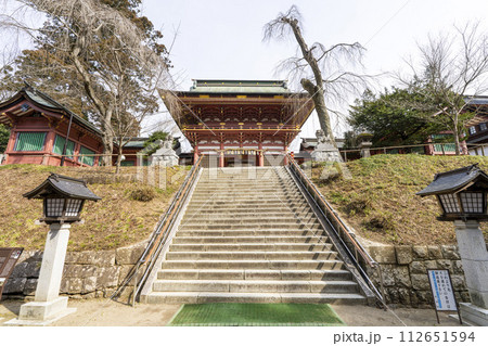 早春の鹽竈神社 楼門 宮城県塩竈市 早春の鹽竈神社 楼門 宮城県塩竈市 112651594