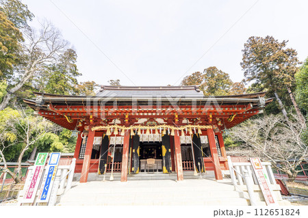 早春の志波彦神社　拝殿　宮城県塩竈市 112651824
