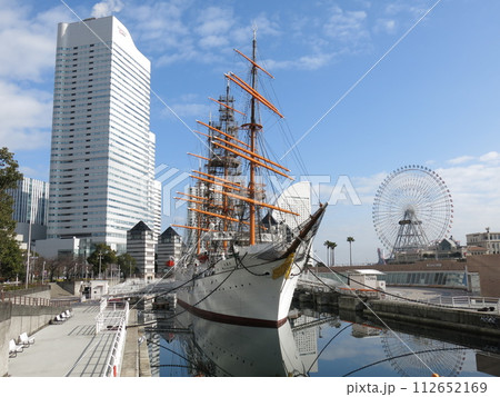 横浜市の日本丸メモリアルパークにある帆船日本丸 112652169