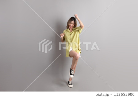 Young Asain Woman 112653900