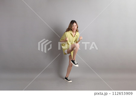 Young Asain Woman 112653909
