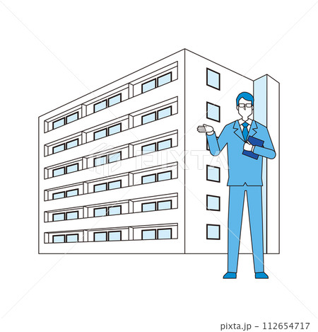 マンションの案内をする不動産業者 マンションの案内をする不動産業者 112654717