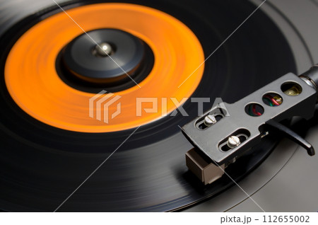 回転するレコード 112655002