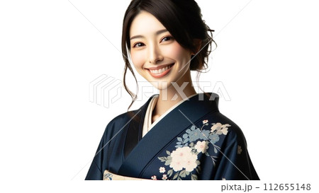 着物を着た女性 112655148