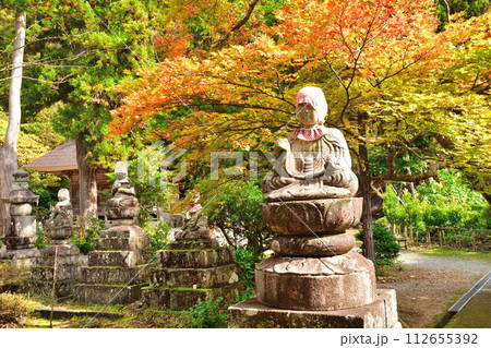 国上寺　紅葉（新潟県） 112655392