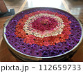 水に浮かぶ花 112659733