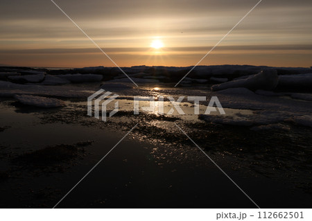 厳冬海夕日 厳冬海夕日 112662501