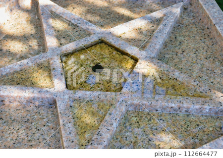 京都　晴明神社の晴明井（京都府京都市） 112664477