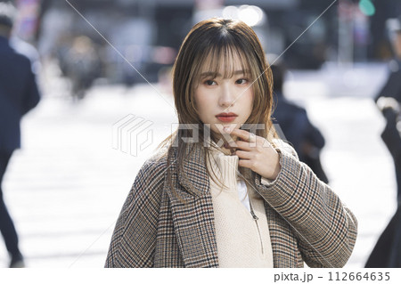 20代の女性　ビューティーイメージ　ポートレート 112664635