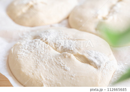 パン作り　チャパタ 112665685