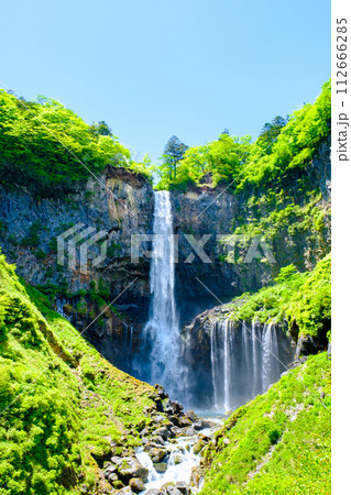 華厳の滝 112666285