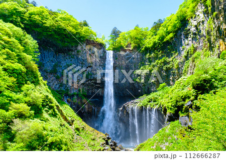 華厳の滝 112666287