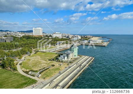 【兵庫･神戸】明石海峡大橋のふもとにある舞子公園、ダイナミックな橋や歴史ある建造物がありました。 112666736
