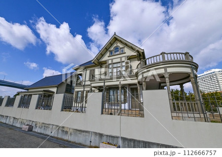 【兵庫・神戸】明石海峡大橋のふもとにある舞子公園、ダイナミックな橋や歴史ある建造物がありました。 【兵庫・神戸】明石海峡大橋のふもとにある舞子公園、ダイナミックな橋や歴史ある建造物がありました。 112666757