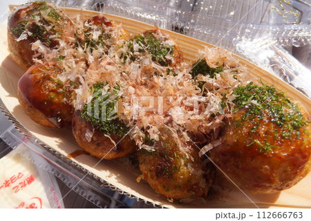 チェーン店のたこ焼き 112666763
