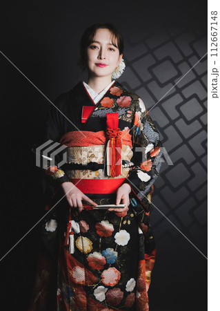 黒い大振袖 黒引き振袖 花嫁衣装 黒い大振袖 黒引き振袖 花嫁衣装 112667148