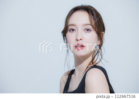 ビューティー 若い女性 ビューティー 若い女性 112667516