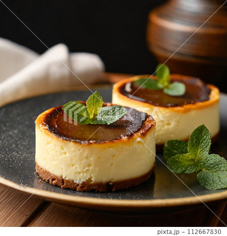 丸型のベイクドチーズケーキ 丸型のベイクドチーズケーキ 112667830