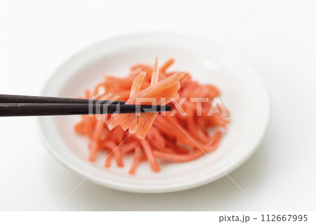 紅しょうが　白背景 112667995