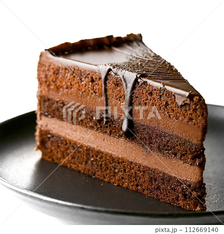 濃厚で美味しそうなチョコレートケーキ 112669140