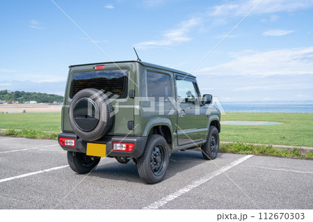 4WD 車 自動車 ドライブ 駐車場 旅 112670303