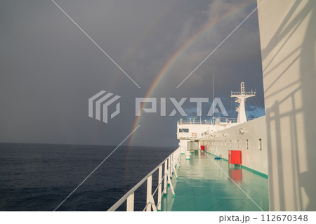 虹 レインボー フェリー 船 海 旅行  112670348