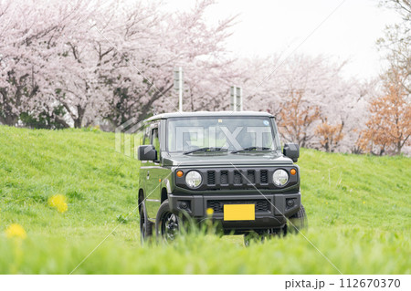 桜 満開 4WD 軽自動車 運転 ドライブ 桜 満開 4WD 軽自動車 運転 ドライブ 112670370