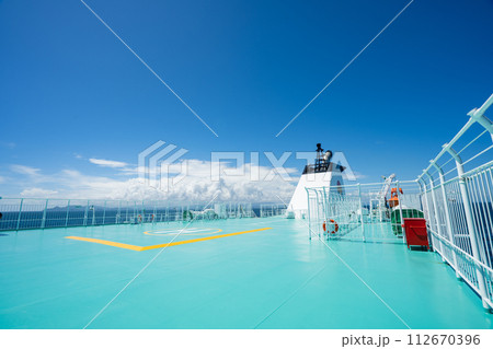 船 フェリー 海 青空 晴天 旅 112670396