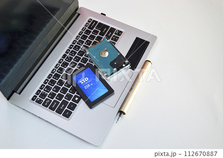 2.5 inch hard drive on the laptop 112670887