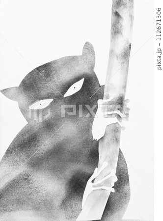 hand drawn single lemur on bamboo close up 112671306