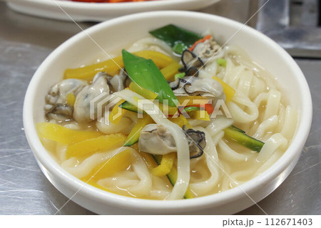 Korea food. chopped noodles Seafood kalguksu 112671403