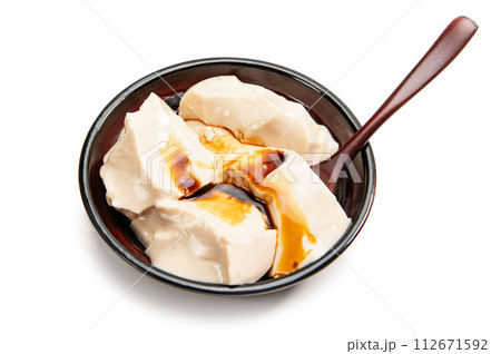 沖縄のジーマミー豆腐 112671592
