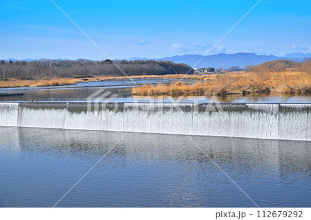 明戸白糸の滝 明戸床止め 荒川の冬景色 熊谷市 明戸白糸の滝 明戸床止め 荒川の冬景色 熊谷市 112679292