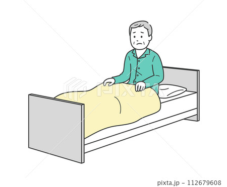 ベッドから起き上がるパジャマ姿で体調不良の高齢男性と介護ベッド 112679608